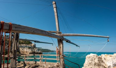 Trabucco, İtalyan Adriyatik kıyısında eski bir balıkçılık metodu. Apulia, İtalya