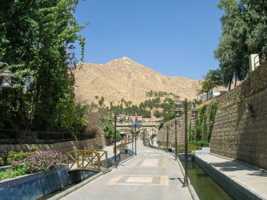 Kuzey Irak, Duhok 'taki Little Creek boyunca gezinti izleri