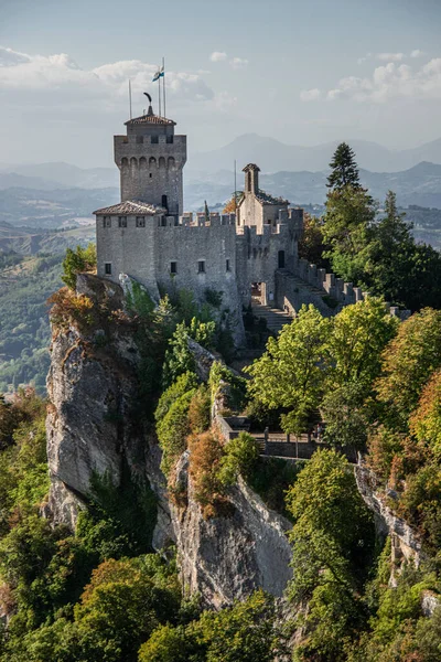 Légi Nyári Kilátás San Marino Középkori Város Kastély Felhős Közelében — Stock Fotó