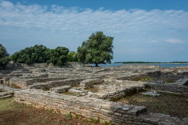 Brijuni 'deki antik Roma villası kalıntıları (Brioni olarak da bilinir) Ulusal Park (Adriyatik Denizi' ndeki ada, Pula yakınlarında), Istria bölgesi, Hırvatistan