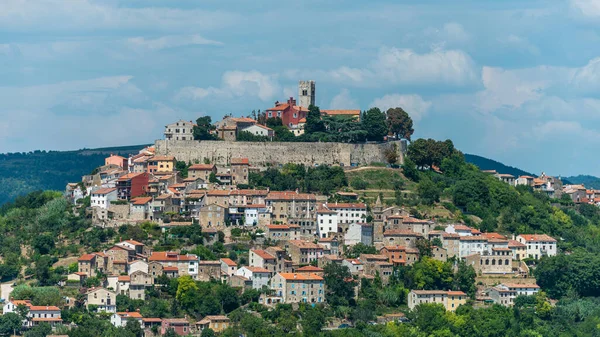 Panoramautsikt Över Den Antika Lilla Staden Motovun Istrien — Stockfoto