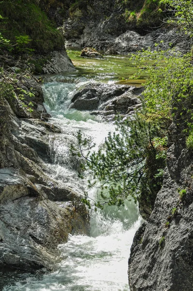 Водопады Каскады Национальном Парке Эчер Спрингтайм — стоковое фото