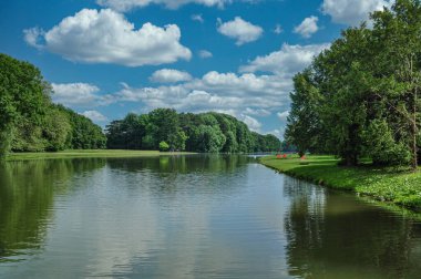 Viyana 'nın güneyindeki Royal Park Laxenburg' dan izlenimler. Habsburg Hanedanı 'nın eski yazlık evi.