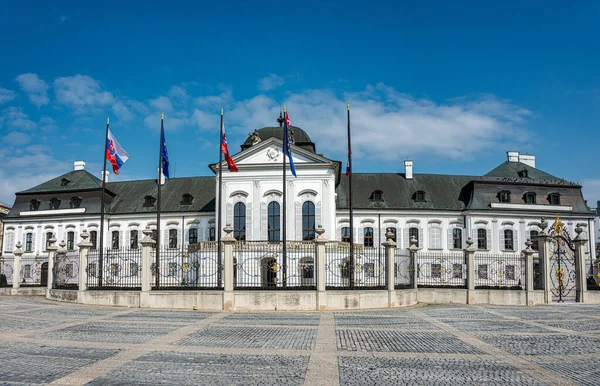 Prezidentský Palác Grassalkovich Fontána Mládež Sochaře Tibora Bartfaye Bratislava Hlavním — Stock fotografie