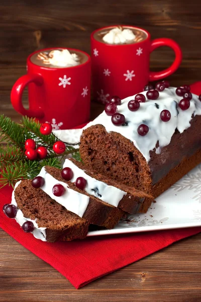 Weihnachtsstillleben mit traditionellem Kuchen — Stockfoto