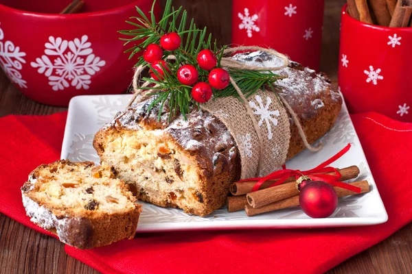 Gâteau aux raisins secs traditionnel pour Noël — Photo