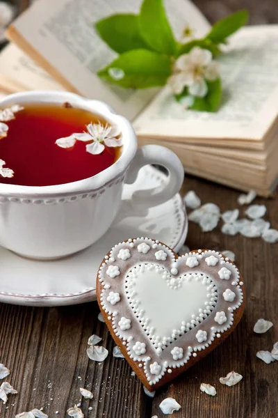 Composition with tea cup and sweet cookies — Stock Photo, Image