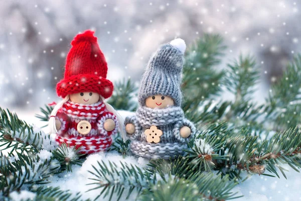 Boże Narodzenie lub Nowy Rok kompozycja z małymi postaciami człowieka — Zdjęcie stockowe