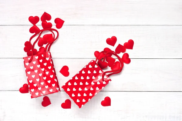 Красочные подарочные пакеты. Свадьба, День Святого Валентина, День рождения или праздник фон — стоковое фото