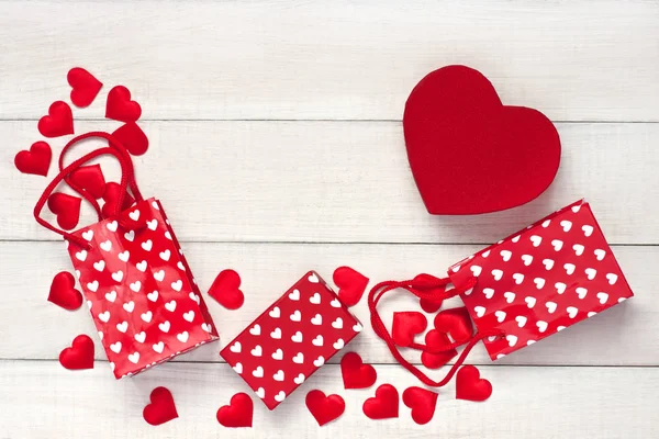 Dárkové tašky a krabičky pro Valentýn, svatby nebo narozeniny — Stock fotografie