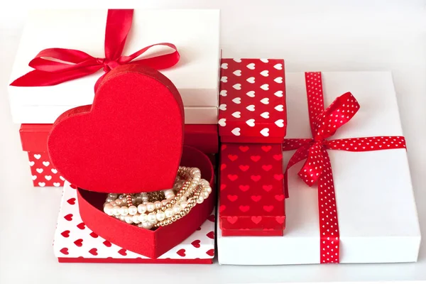 Valentinstag Hintergrund mit Geschenk — Stockfoto