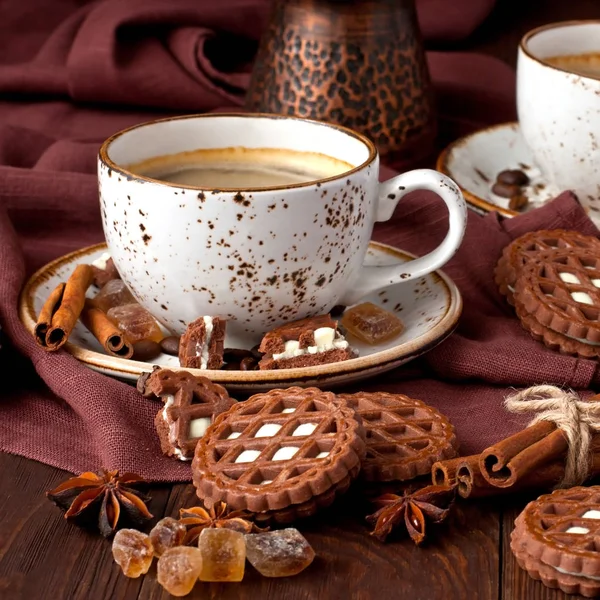 Ontbijt-koffie met chocolade koekjes — Stockfoto