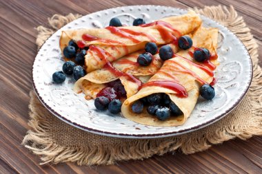 Yaban mersini ile taze gözleme