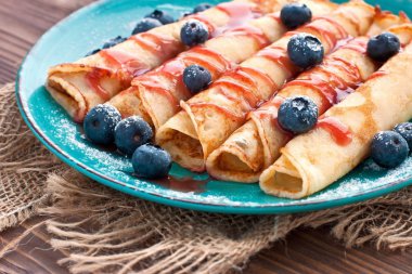 Yaban mersini ile taze gözleme