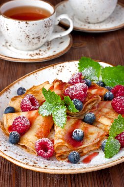 Taze çilek ile lezzetli gözleme 