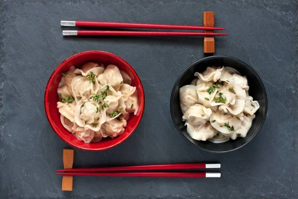 Albóndigas de carne caseras que sirven en estilo oriental —  Fotos de Stock