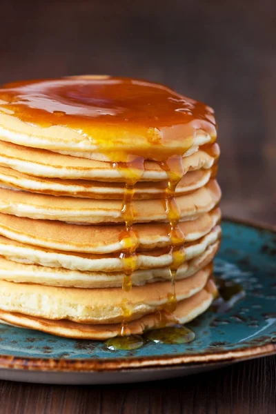 Pannkakor med sirap — Stockfoto