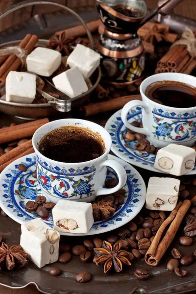 Tasse Kaffee Türkisch Kupferne Kaffeekanne Und Süßes Nougat — Stockfoto