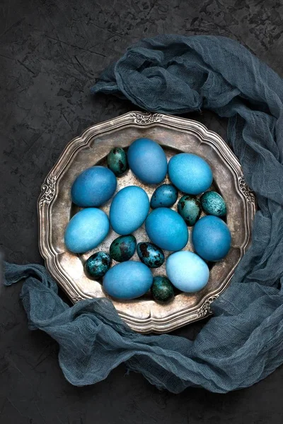 イースターはまだ色鮮やかな卵との生活 — ストック写真