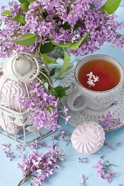 Composition Lilac Tea Cup Zephyr Cookies — Stock Photo, Image