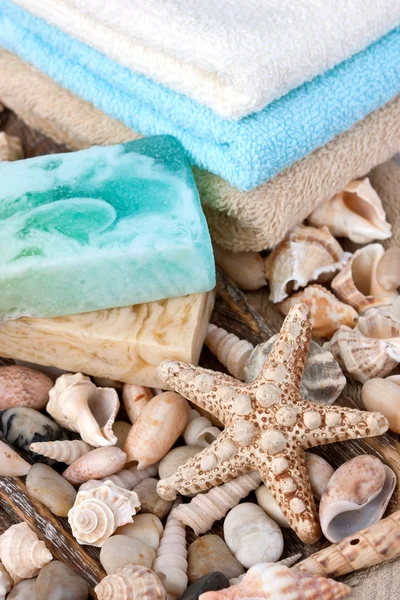 Lázeňské mýdlo s ručníky — Stock fotografie