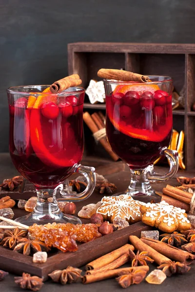 Winter  hot drink with spices and tasty cookies — Stock Photo, Image