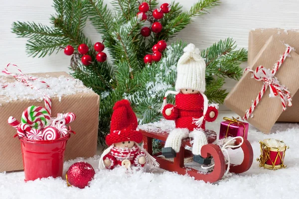 Kerst of Nieuwjaar compositie met mannenfiguurtjes — Stockfoto