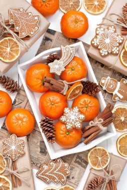 Noel natürmort mandalina ile