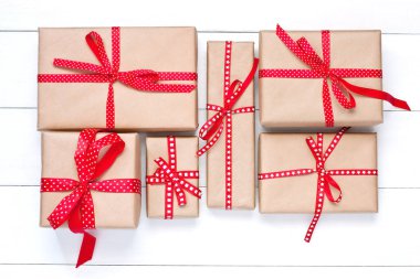 Noel hediye kutusu dekorasyonu ile. Kopya alanı ile üstten görünüm