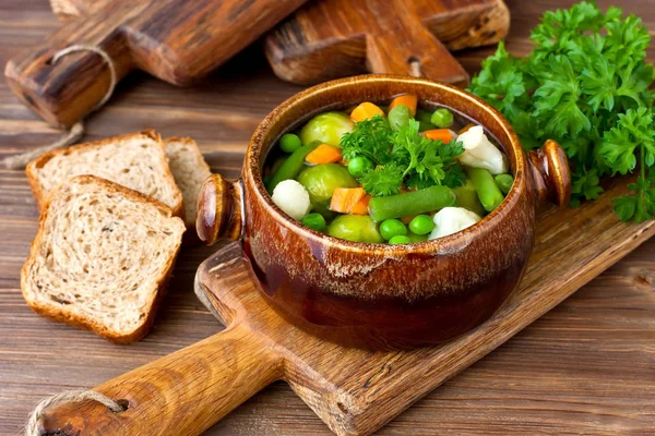 Gemüsesuppe mit Petersilie — Stockfoto