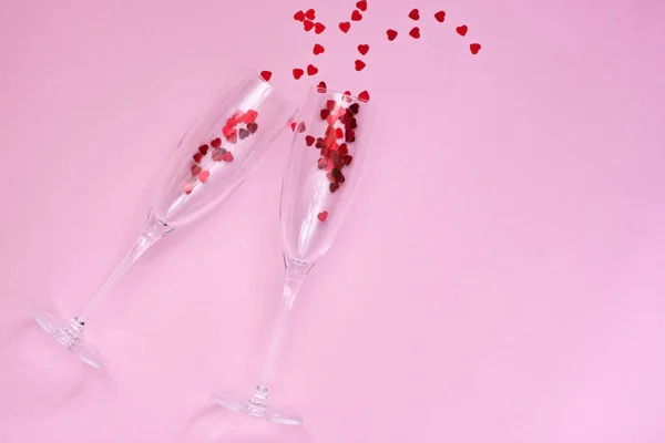 Celebration bakgrund - ovanifrån av två chrystal champagne glas — Stockfoto