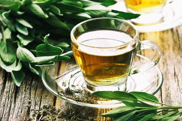 Adaçayı yapraklarından yapılmış. Şifalı bitki Salvia Officinalis