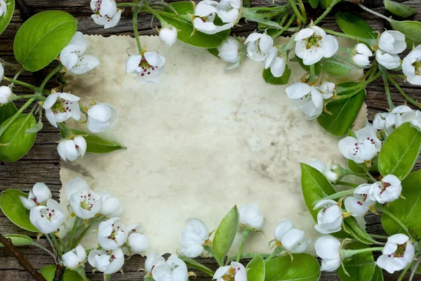 Lente Samenstelling Met Bloeiende Takken Van Perenboom Wenskaart Voor Bruiloft — Stockfoto