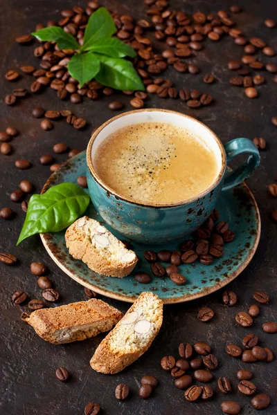 Nature Morte Avec Tasse Café Biscuits Cantuccini Feuilles Fraîches Sur — Photo