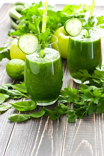 Zöld Méregtelenítő Smoothie Avokádó Uborka Spenót Friss Zöldek Egészséges Táplálkozás — Stock Fotó