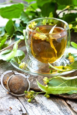 Bitkisel çay ıhlamur çiçek, seçici odak, sığ derinlik-in tarla