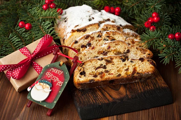 Pastel Pasas Tradicional Stollen Para Golosinas Navidad Con Frutos Secos — Foto de Stock