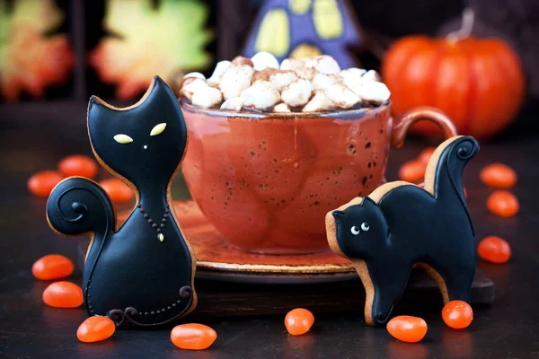 Homemade Gingerbread Cookies Form Black Cats Hot Chocolate Mug Halloween — Stock Photo, Image