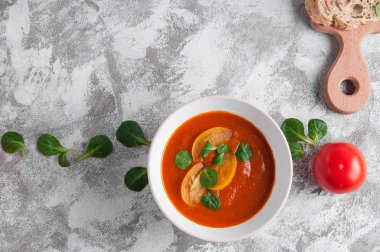 Domates çorba kase