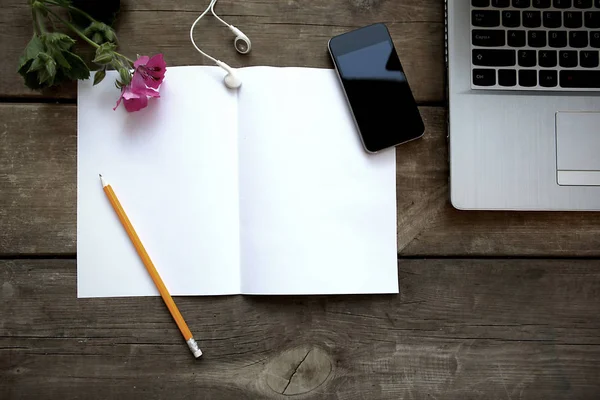 Üstten Görünüm Resepsiyon