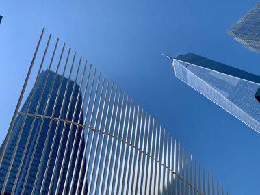 New York, Ny, Usa - 5 Nisan 2019: Gökyüzü ve binalar Dünya Ticaret Merkezi 'nden görünüyor