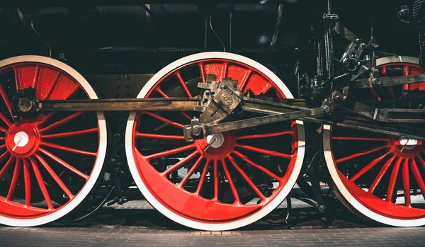 Колеса старинного ретро-винтажного паровоза Стоковое Фото