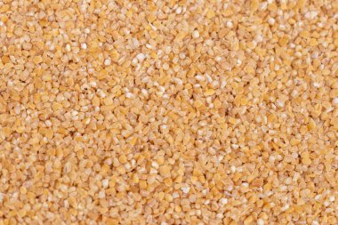 Çiğ tahıl gevreği, Bulgur, Dalia ya da Daliya olarak bilinir.