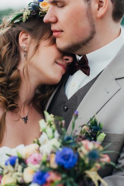 Gelin ve damat yakın çekim portresi