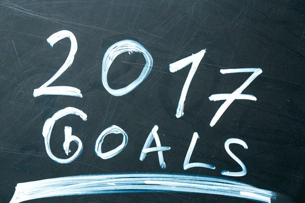 Inscription 2017 goals it list drawn with chalk on a school blackboard dark — Stock Photo, Image