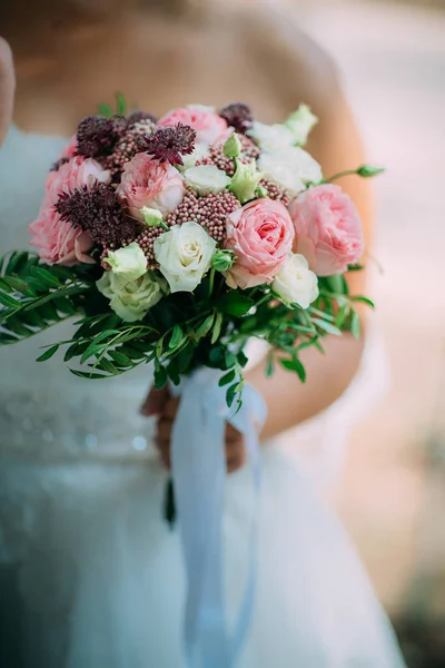 Fresh bridal bouquet of roses  different colors — Stock Photo, Image