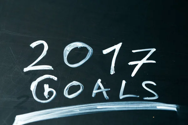 Inscription 2017 goals it list drawn with chalk on a school blackboard dark — Stock Photo, Image