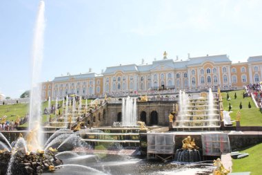 Saint-Petersburg, Rusya-8 Temmuz 2014: Peterhof, alt park pınarlarına