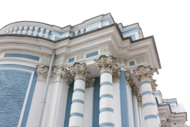 Saint-Petersburg, Rusya-10 Temmuz 2014: Tsarskoye Selo Park'ta Catherine Pavilion mağara