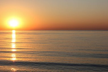 Güzel parlak gündoğumu Türkiye'de sabah erken